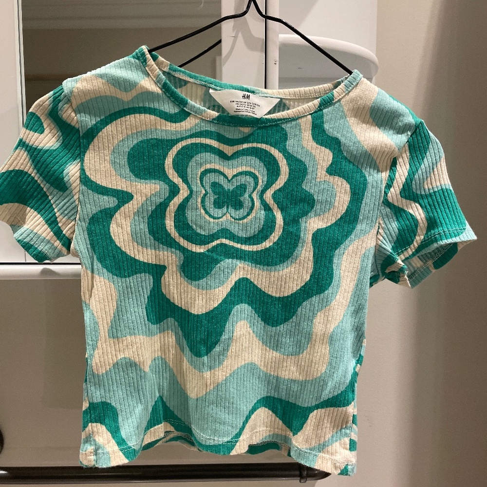 H&M cropped tee🦜